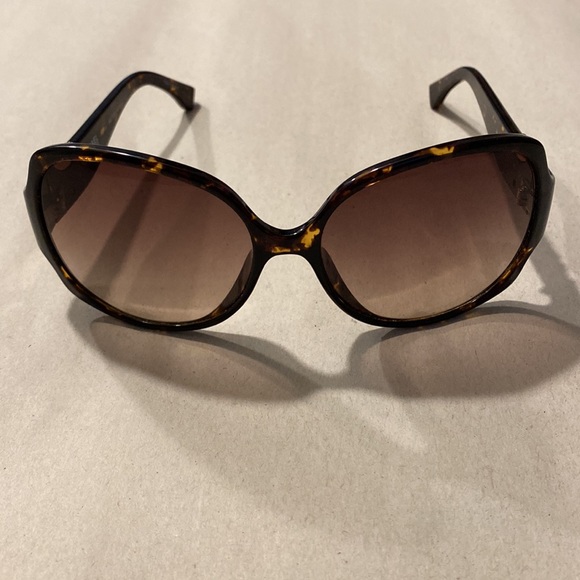 Michael Kors sunglasses with case, tortoise shell frames, brown lens. - Picture 2 of 5